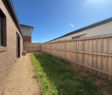 Modern Spacious Home - Photo 5