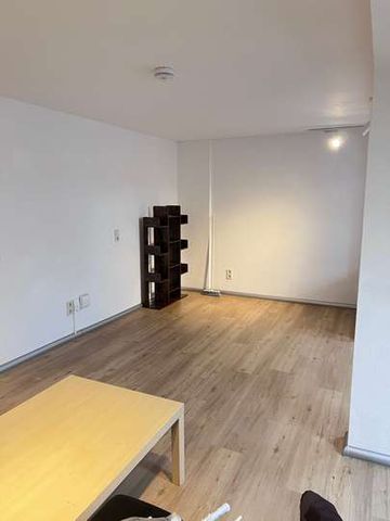 Charmante 1,5-Zimmer-Dachgeschosswohnung mit Einbauküche in Chemnitz-Sonnenberg - Photo 5