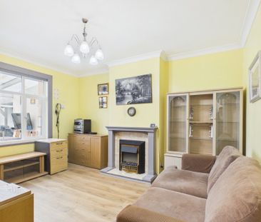 Burns Avenue, Feltham,TW14 - Photo 1