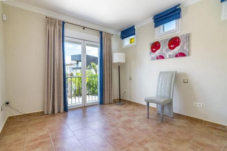 5 bedroom luxury Villa for rent in Benahavís, Andalusia - Photo 2