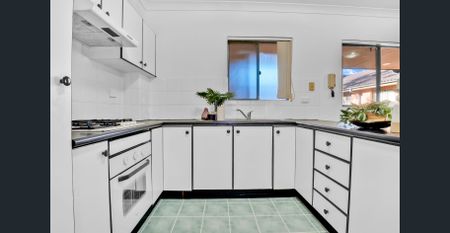 Brilliant Location - Photo 4