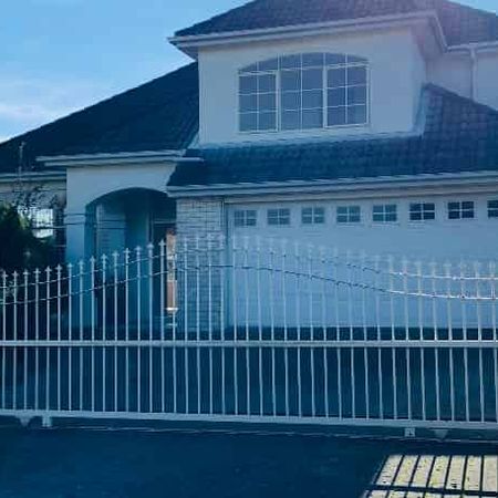 Close to Botany Town Centre - Photo 3