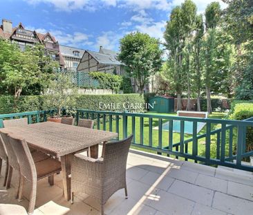 Très belle propriété à la location saisonnière en plein coeur de Deauville - Proche Mer - Piscine - Photo 2