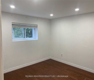 For Lease - 868 Magnolia Avenue, Newmarket, Ontario - Photo 4