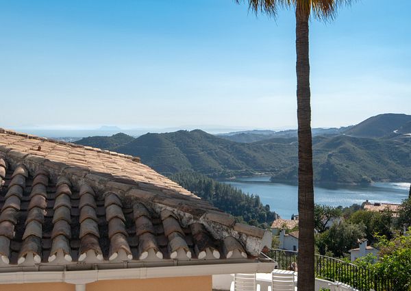 Luxury apartment in Balcones del Lago, Istán