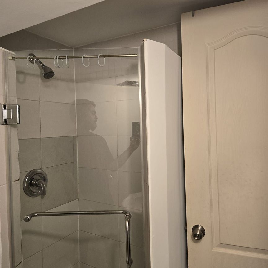 For Lease - 37 Cameo Crescent Unit# Bsmt, Toronto, Ontario - Photo 1