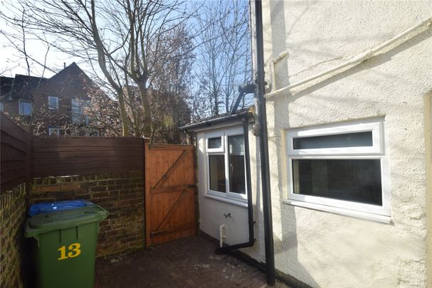 2 bed terraced house to rent in Stepney Avenue, Scarborough, YO12 - Photo 1