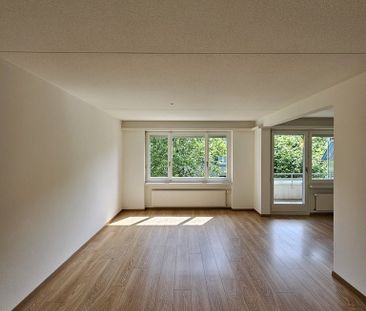Sanierte Wohnung im Herzen von Zürich-Affoltern - Photo 1