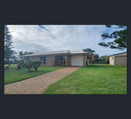 13 Nielson Avenue, Burnett Heads, Qld 4670 - Photo 5