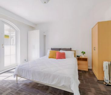 2 Bedroom Large - Photo 2