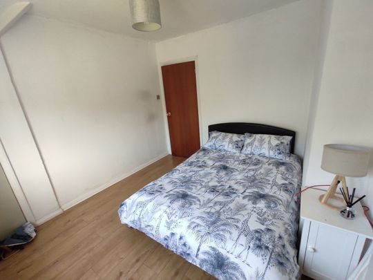 2 Bed Flat, Cobourne Ave, BN2 - Photo 1