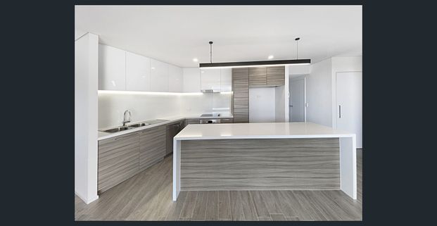 Stunning 3 Bedroom with Park & City Views - Photo 1