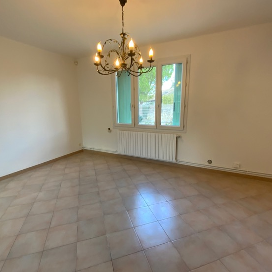 BOISSERON // Villa T5 en R+1 de 107,01m² avec jardin clôturé et garage, - Photo 1