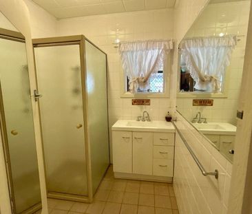 To register & apply for this property, please use this link: https:... - Photo 5