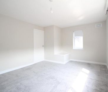 2 bedroom semi-detached house to rent - Photo 6