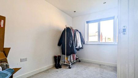 3 bedroom semi-detached house to rent - Photo 5