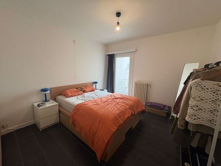 Te huur, mooi gerenoveerd 2-slaapkamerappartement in de Rogierlaan, Oostende. - Photo 5