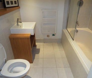 2 Bed Flat, N V Building, M50 - Photo 1