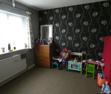 Detached house to rent on - Photo 1