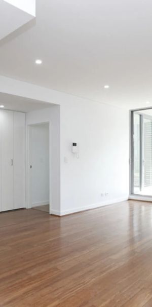 Spacious Modern Apartment in a Prime Location - Photo 1