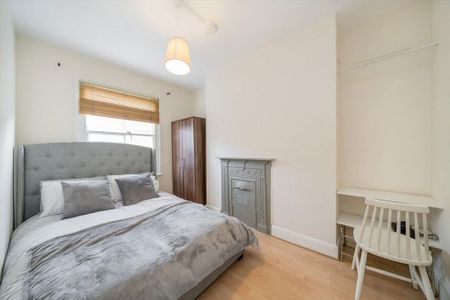 3 bedroom flat to rent - Photo 2