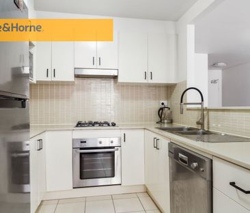 Style, Space and Comfort - Photo 4