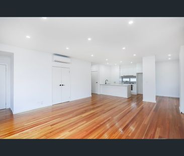 1/178 Blackshaws Road, South Kingsville, Vic 3015 - Photo 2