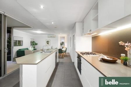 FURNISHED SINGLE ROOM IN PRIME LOCATION WITH BILLS INCLUDED - Photo 2