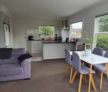 Two rooms townhouse in Blockhouse Bay for rent - Photo 3