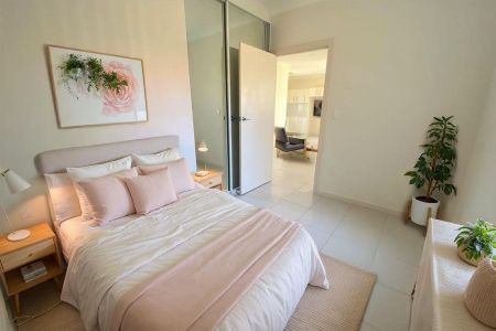 Luxurious Living : Rent this Stunning Granny Flat - Photo 2