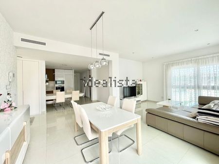 Alquiler de ático en Calle Emilia Pardo Bazán, 3 - Photo 2