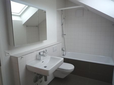 Topmoderne 3.5-Zimmer-Dachwohnung in Niederscherli - Foto 4