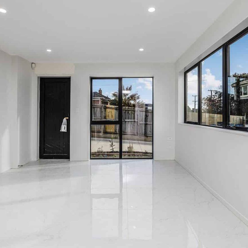 Spacious 4 Bed + Study 3 Baths Garage Pr... - Photo 1