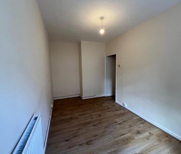 3 bedroom flat to rent - Photo 6