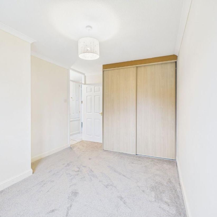 Evea Close, Truro - Photo 1