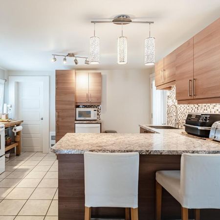 Grand 5 1/2 Rénové avec vue sur l’eau - Photo 4