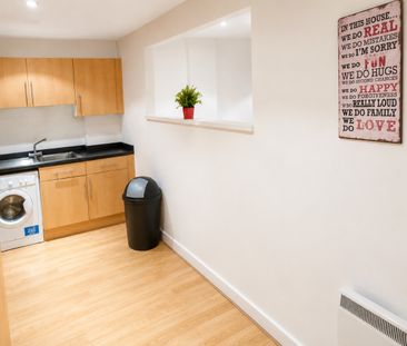 1 Bed Flat, Mcilroys Building, RG1 - Photo 2