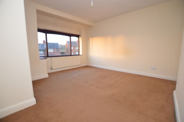 3 Bedroom Semi-Detached House - Photo 1