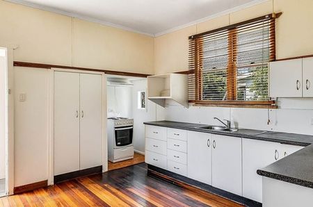 21 Park St Wilsonton - Photo 5