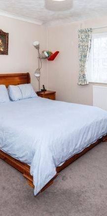 4 bedroom semi-detached house to rent - Photo 1