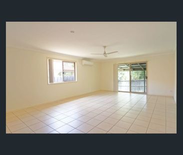 Elegant 4BR Home: Privacy, Space & Proximity to Schools and Parks! - Photo 3