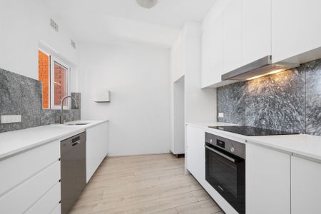 LIGHT FILLED TWO BEDROOM UNIT IN PRIME LOCATION - Photo 3