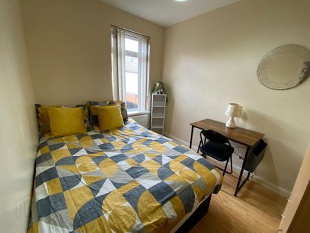 Balfour Avenue, Room 2, All Bills Included, Belfast, BT7 2FH - Photo 3