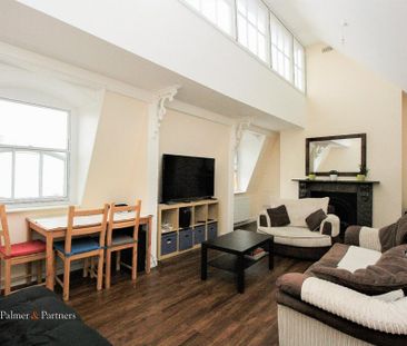 2 bedroom penthouse to rent - Photo 4