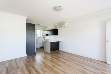 Modern two bedroom unit - Photo 4