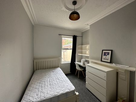 8 Bed Terraced House, Arthur Street, NG7 - Photo 5