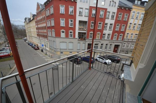 Denkmalgeschütztes Objekt mit Fußbodenheizung, Balkon und Parkett ! - Foto 1