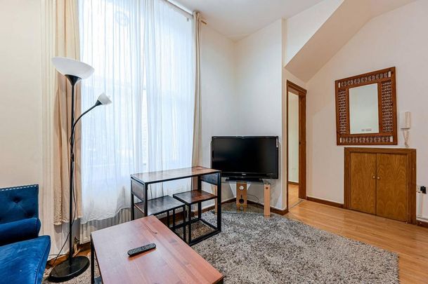 1 bedroom flat to rent - Photo 1
