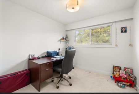 1106 Duthie Avenue apartment — Burnaby, BC (3-Bedroom) - 3 Bedroom - Photo 5