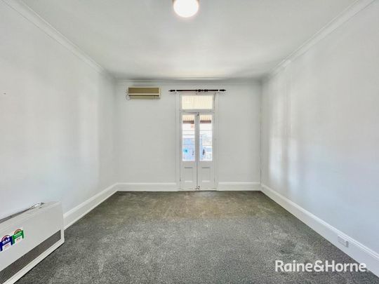 Beautifully Restored 1 Bedroom Unit In the CBD - Available 9.1.2026 - Photo 1